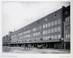 De gevel in de Makassarstraat, rechts een nog bestaande gevel van Westerman.
<br/>
Bouwbedrijf, 10 juni 1927